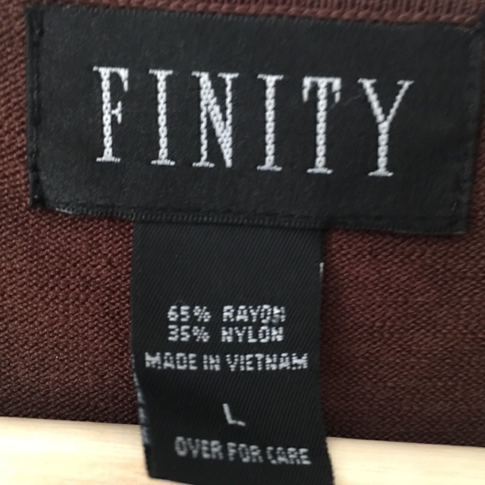 Finity Basic Top in Brown Size L - Picture 7 of 7
